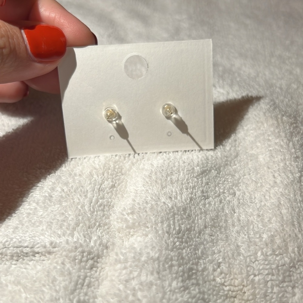 New clear stone earrings - Picture 4 of 5